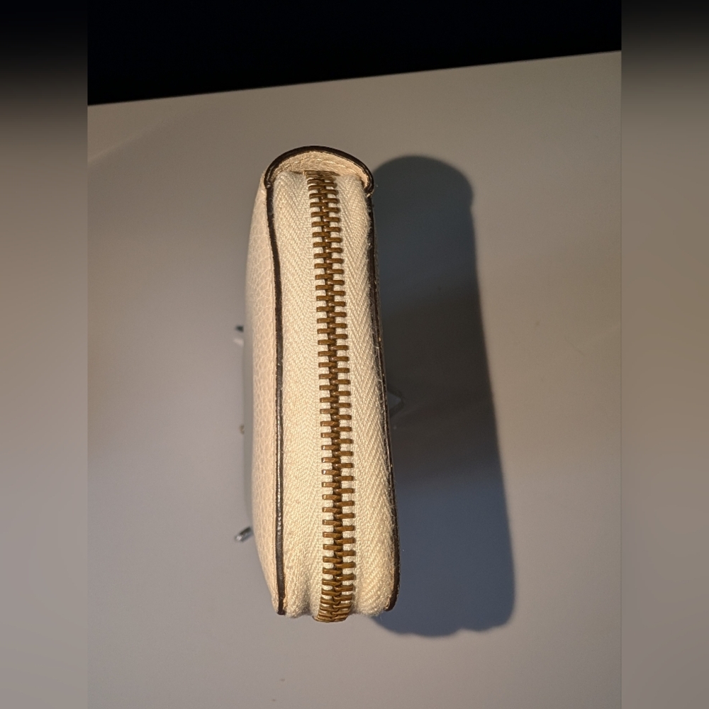Gucci Cream Vintage Leather Zip Wallet with Interlocking GG - Picture 5 of 11